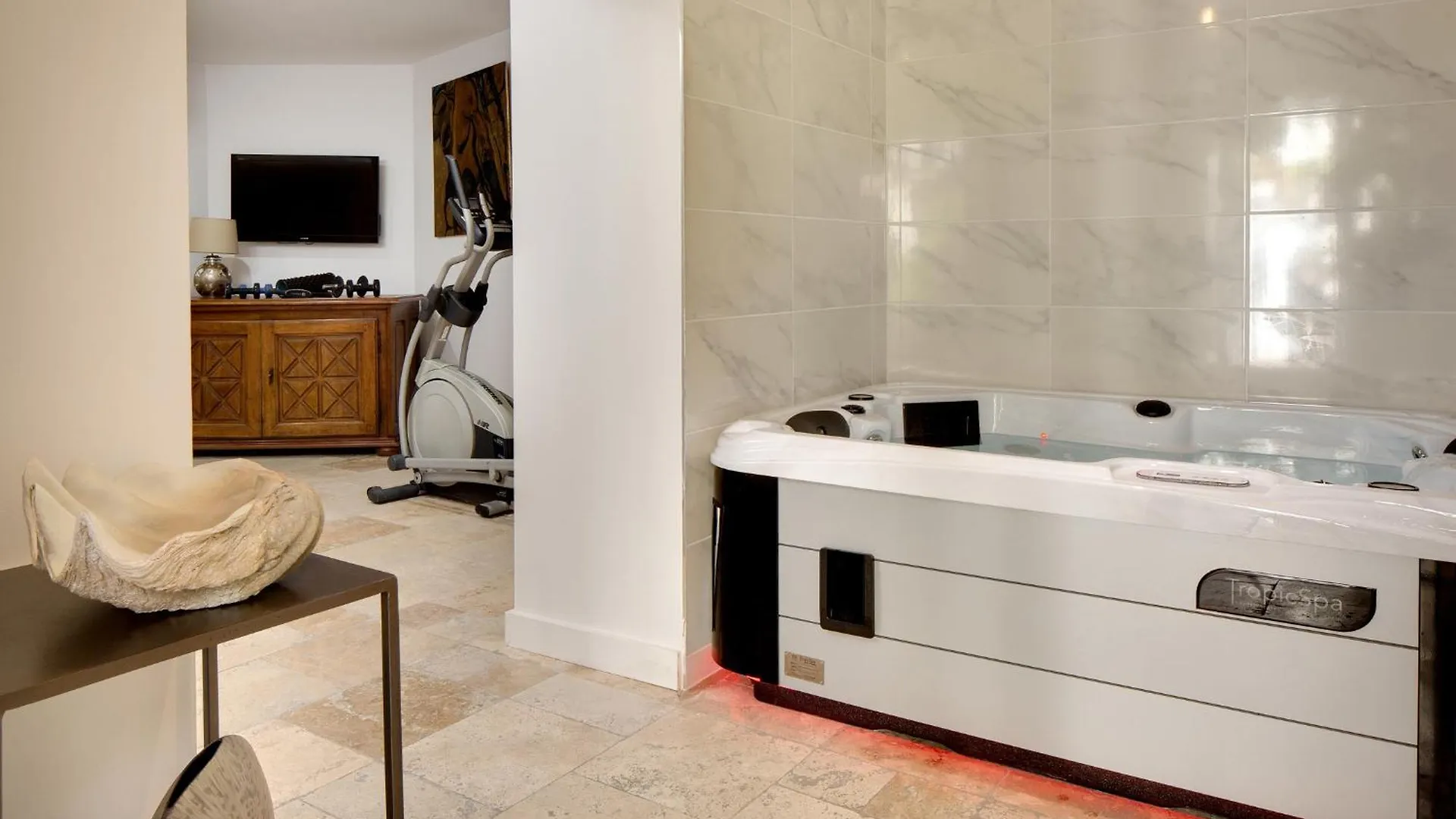 Clement V Exclusive Apartment Suite Spa & Fitness Avignon